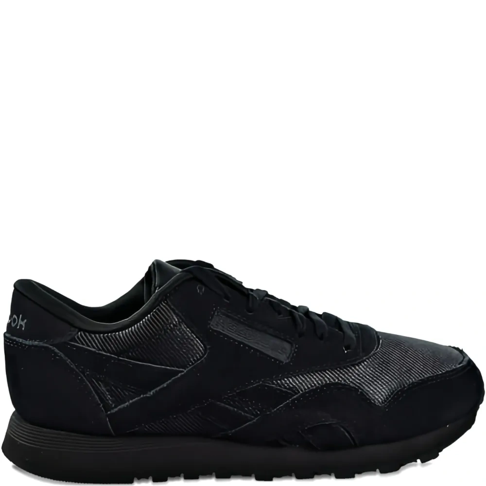 Классические женские кроссовки