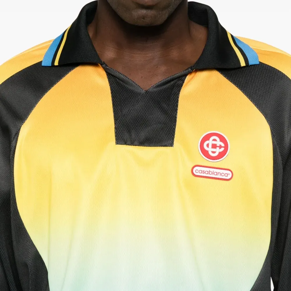 Футболка с градиентным эффектом