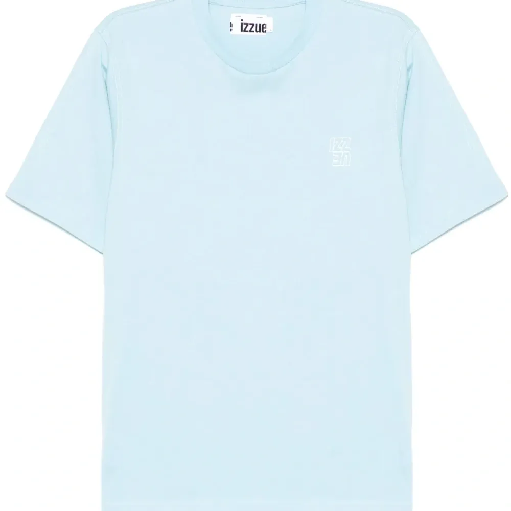 Футболка с вышитым логотипом