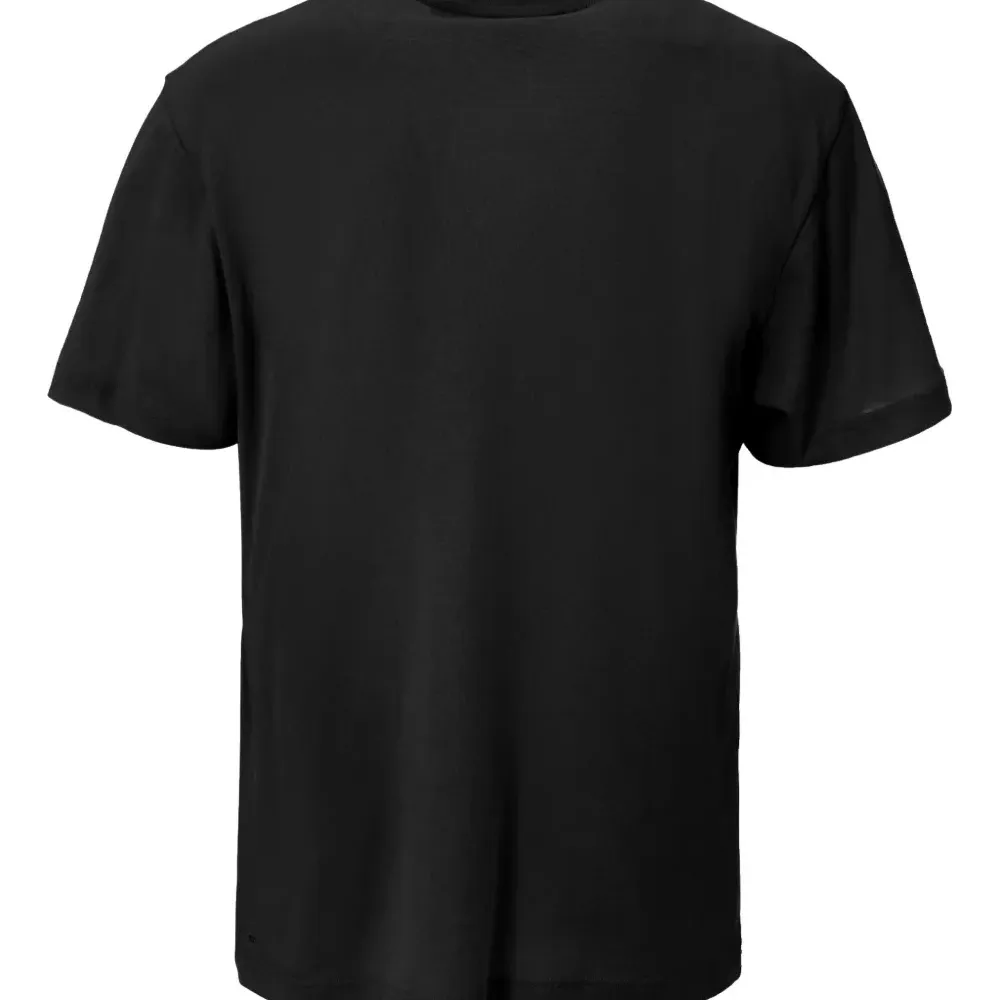 Футболка с логотипом