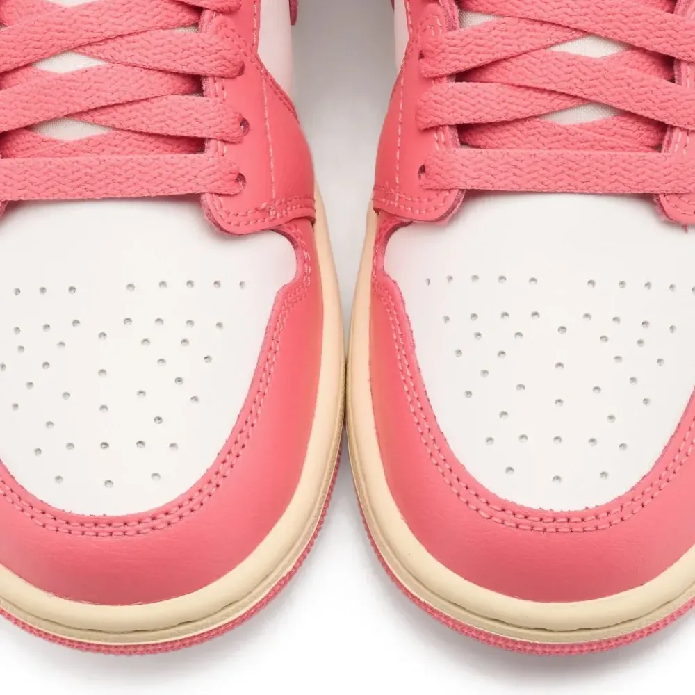 Кроссовки Jordan 1 Mid Guava Ice