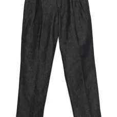 Брюки строгого кроя со складками