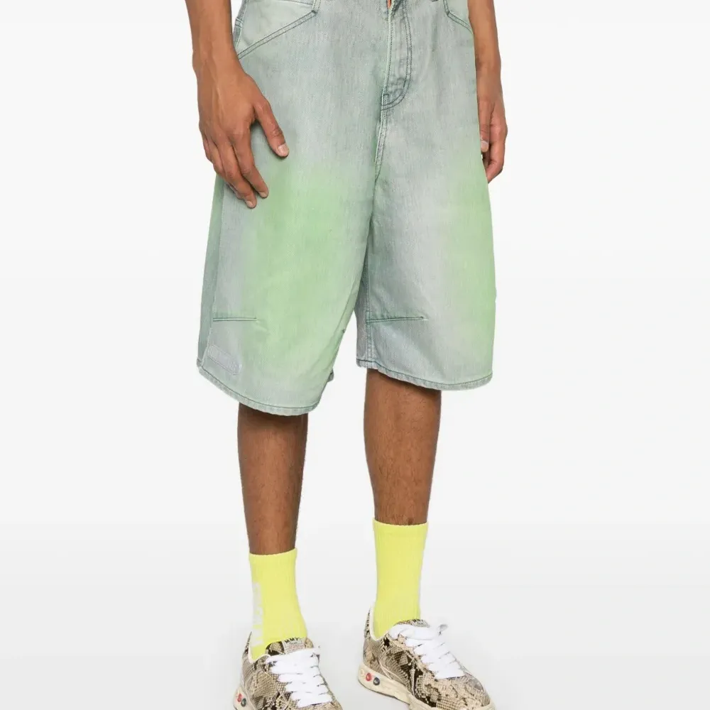 Джинсовые шорты