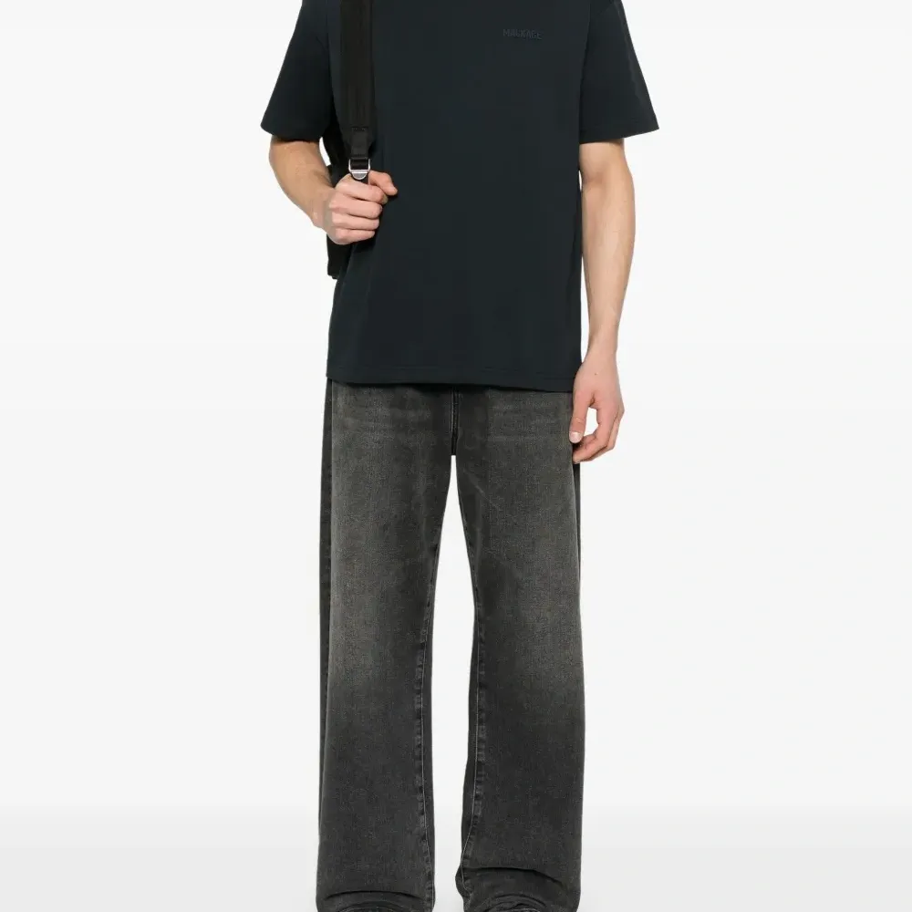 Футболка с логотипом