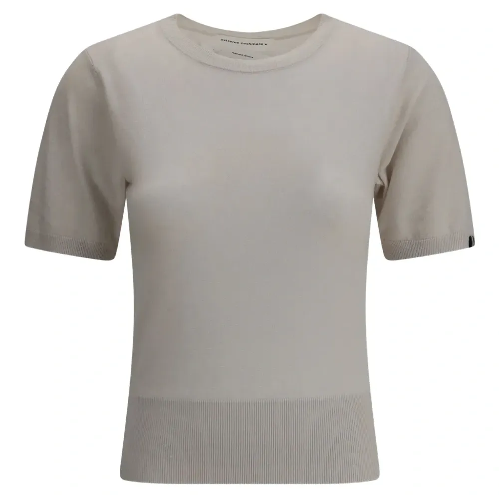 Футболка с логотипом