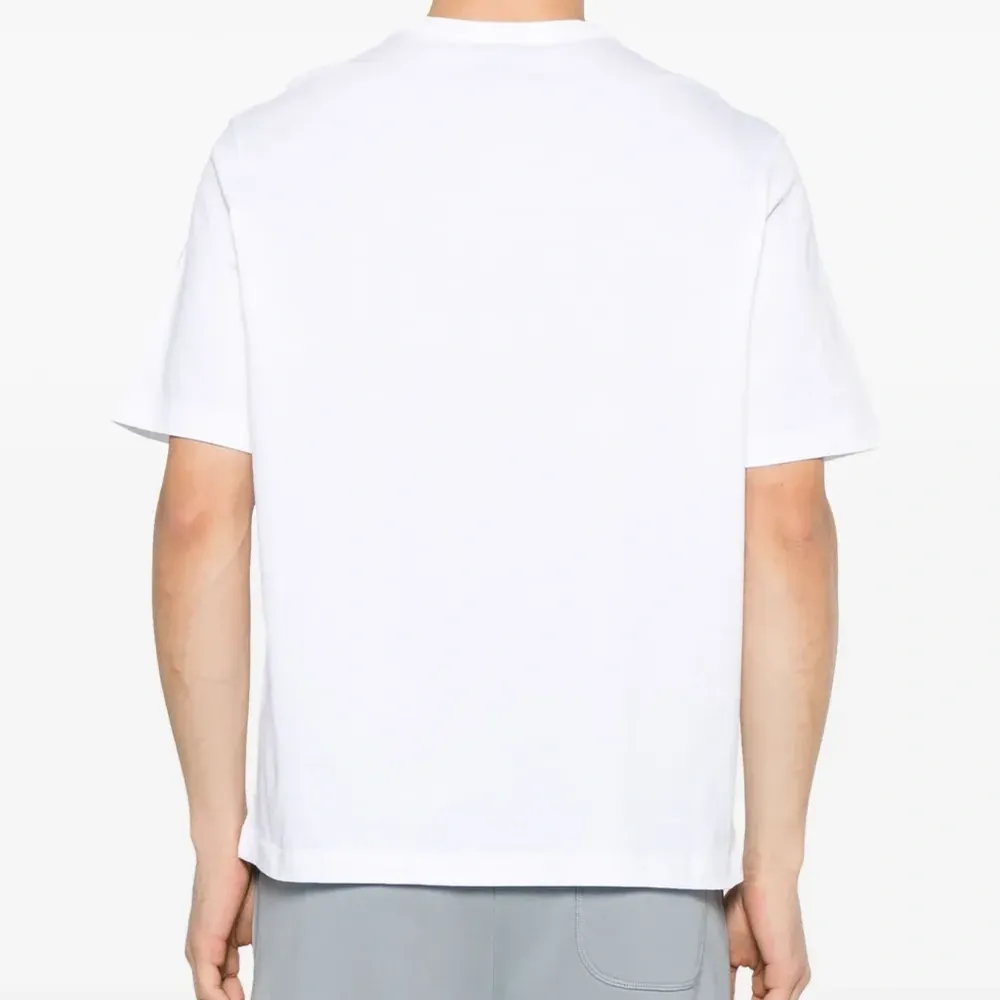 Футболка с графичным принтом