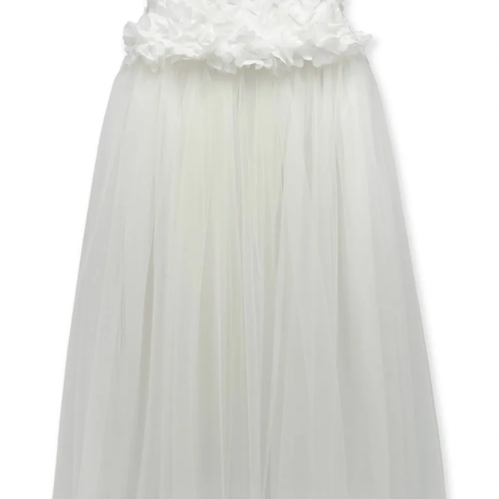 Платье с цветочной аппликацией