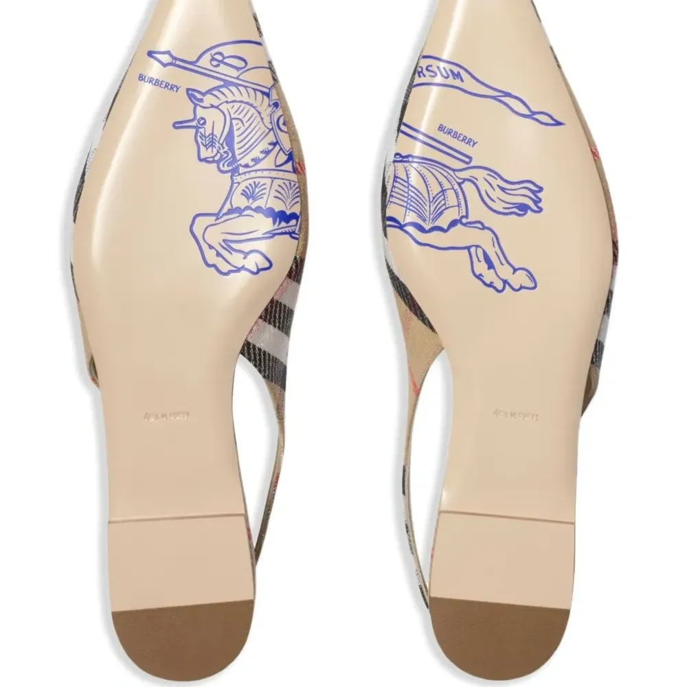 Клетчатые балетки с ремешком на пятке