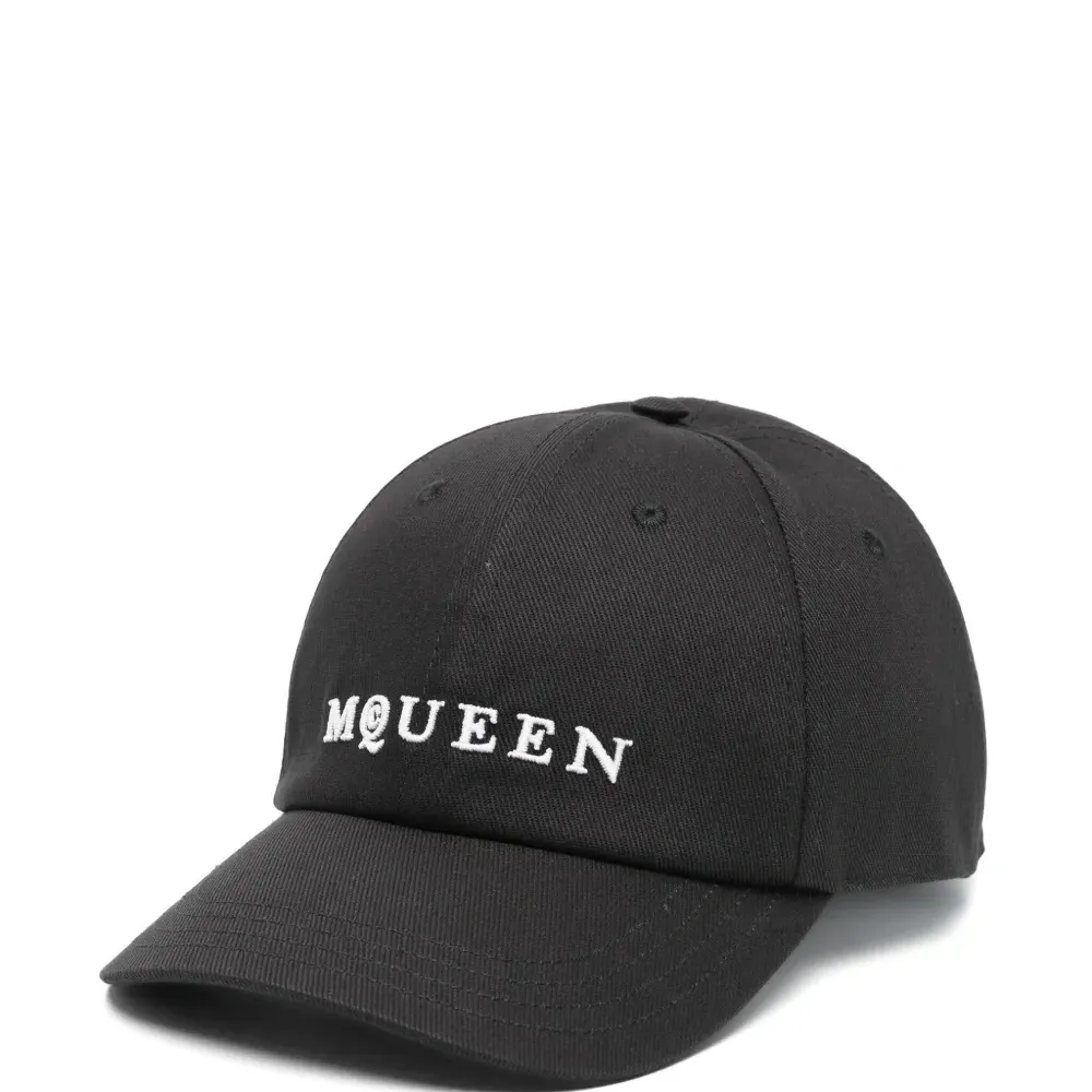 Бейсболка с вышитым логотипом