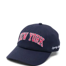 Кепка с вышитой надписью Кепка с вышитой надписью