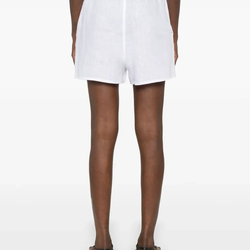 Льняные шорты