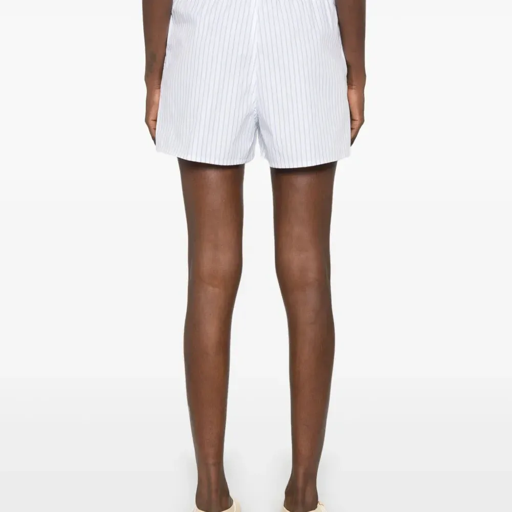 Шорты в полоску