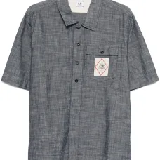 Рубашка с нашивкой-логотипом