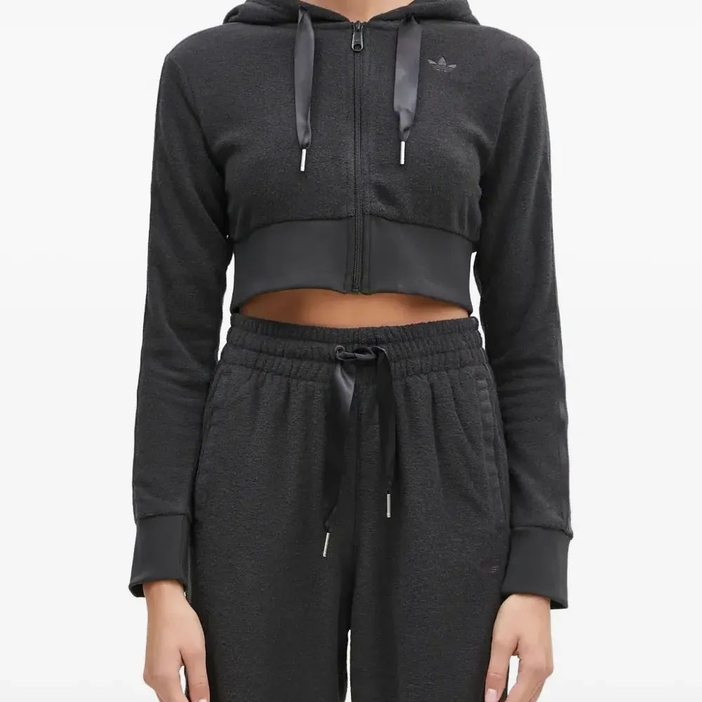 Укороченное худи FZ на молнии