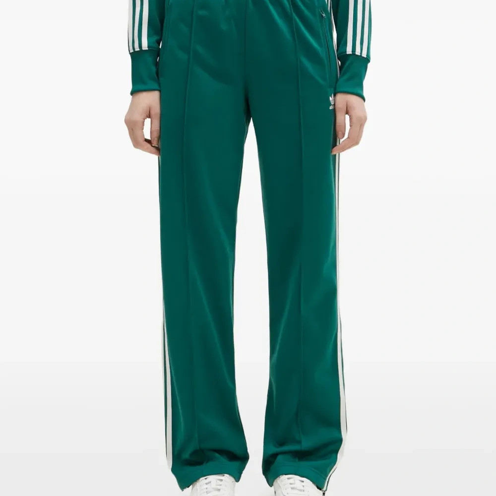 спортивные брюки с лампасами