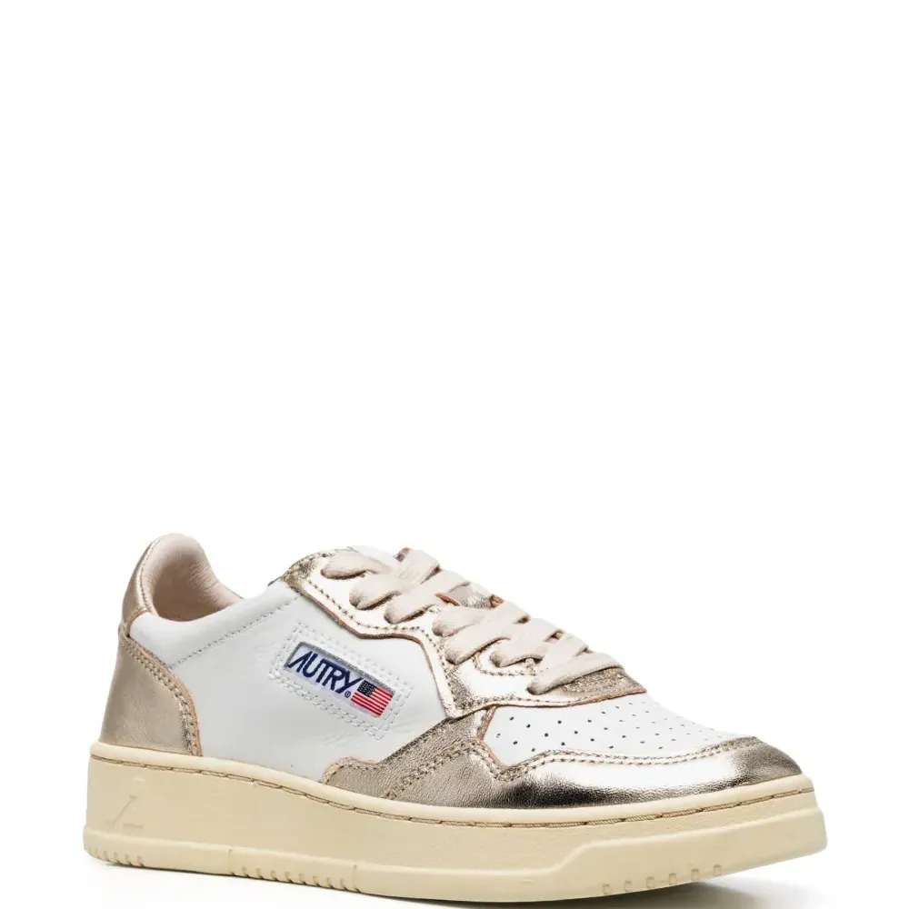 Кроссовки с нашивкой-логотипом Кроссовки с нашивкой-логотипом