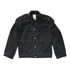 Джинсовая куртка с объемными плечами