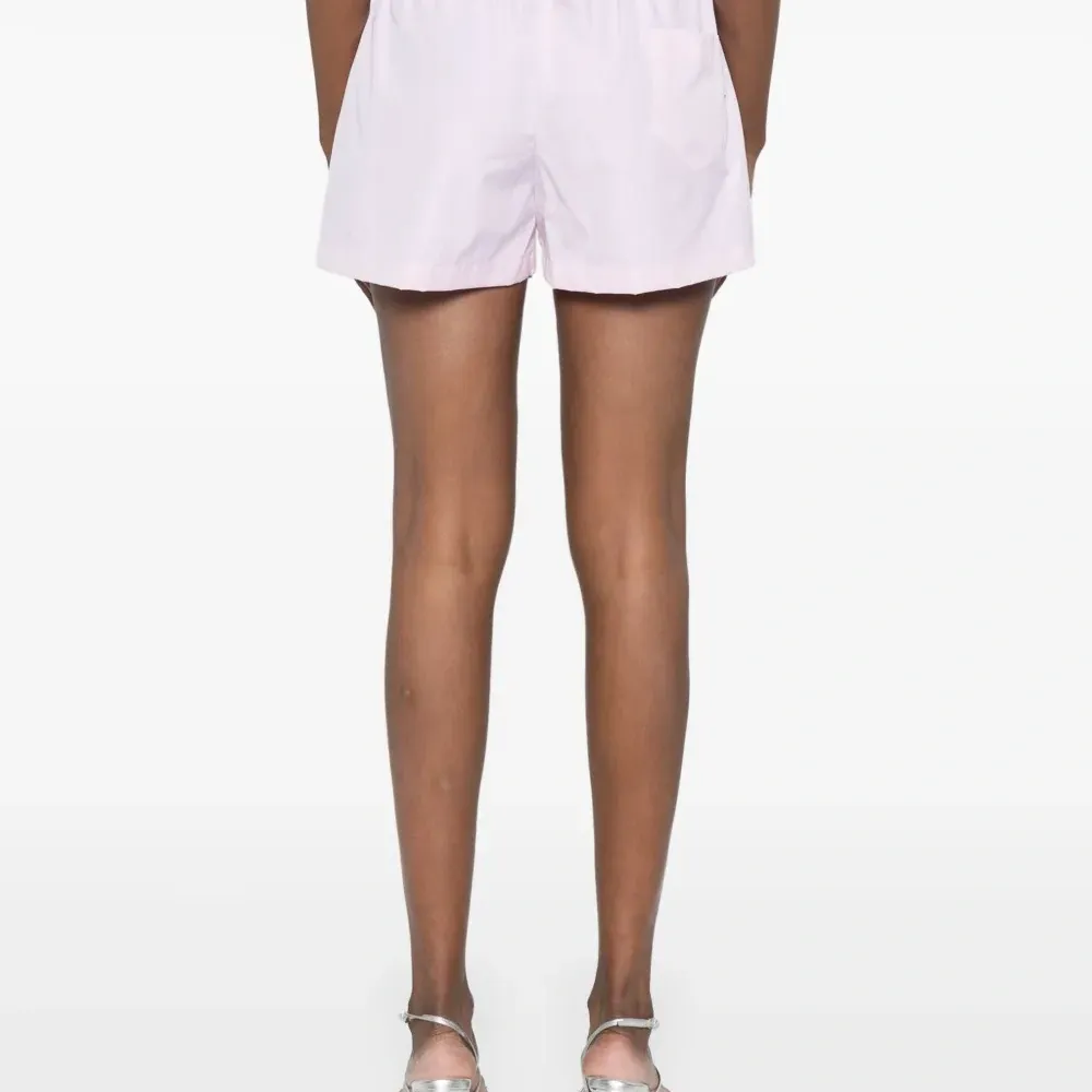 Спортивные шорты