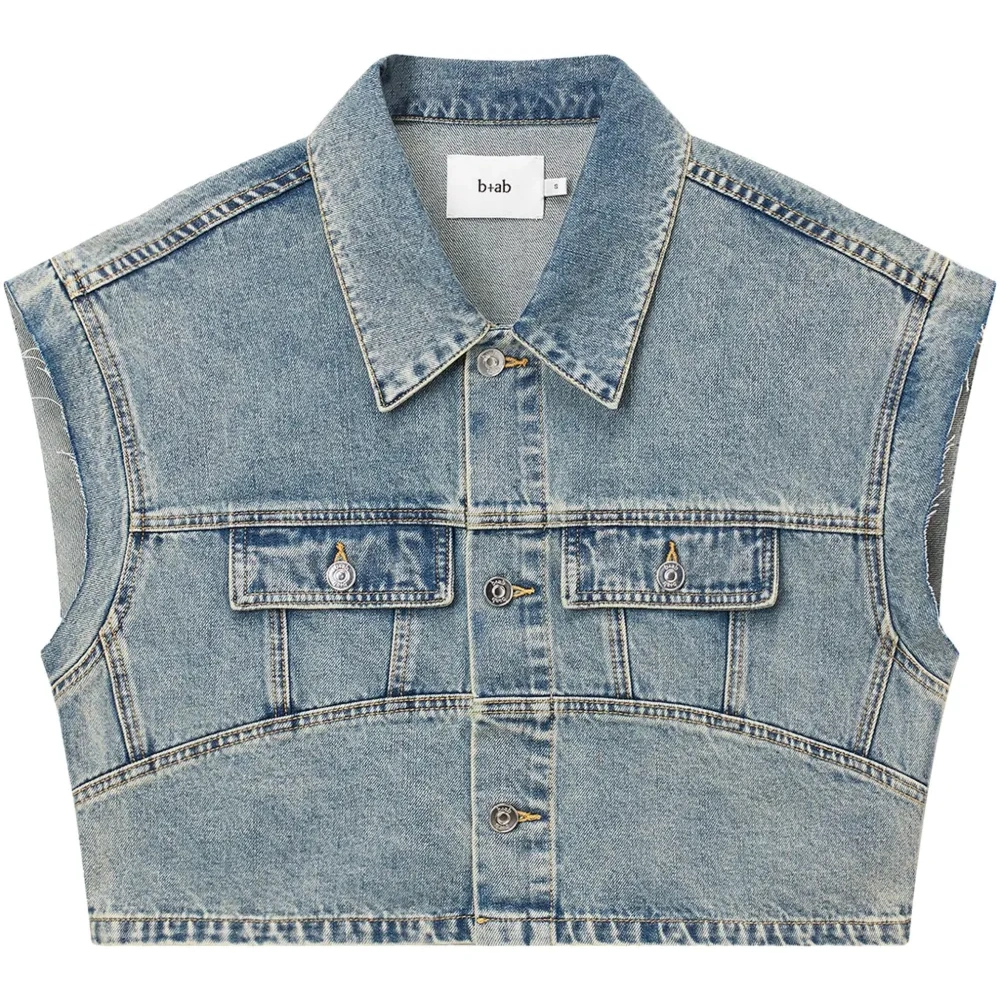 Джинсовая куртка с короткими рукавами