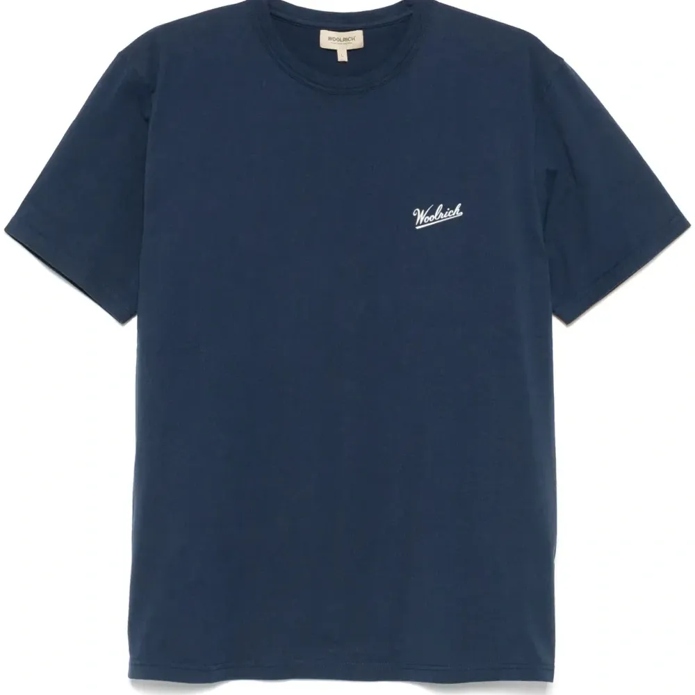 Футболка с логотипом