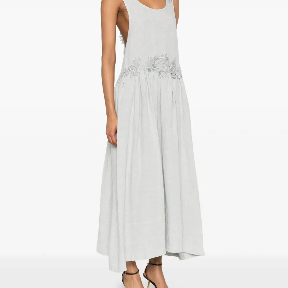 Платье миди с кружевом