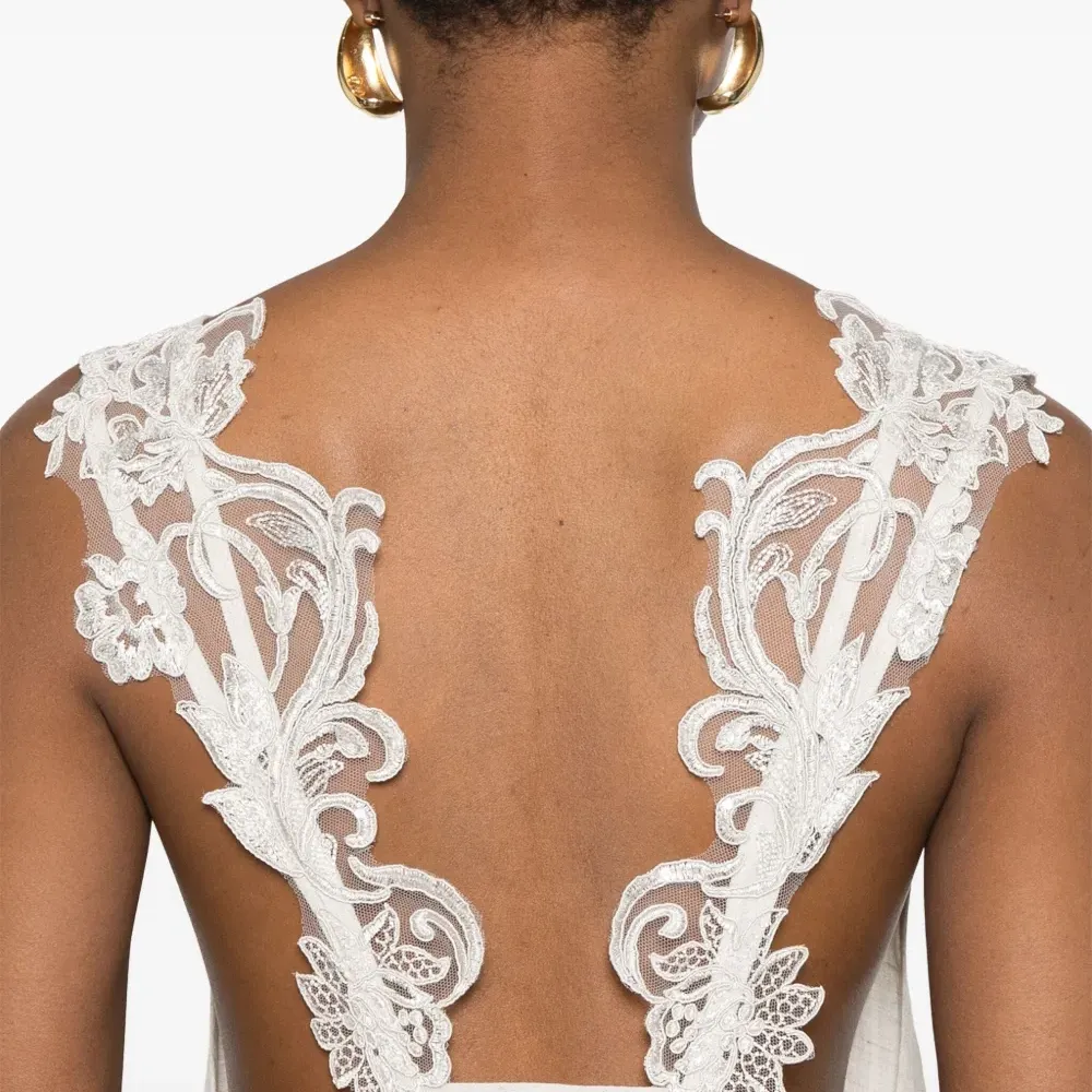 Платье миди с кружевом