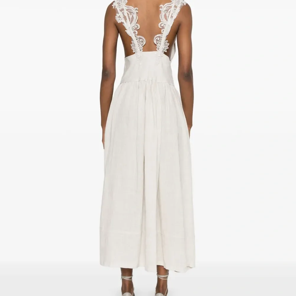 Платье миди с кружевом