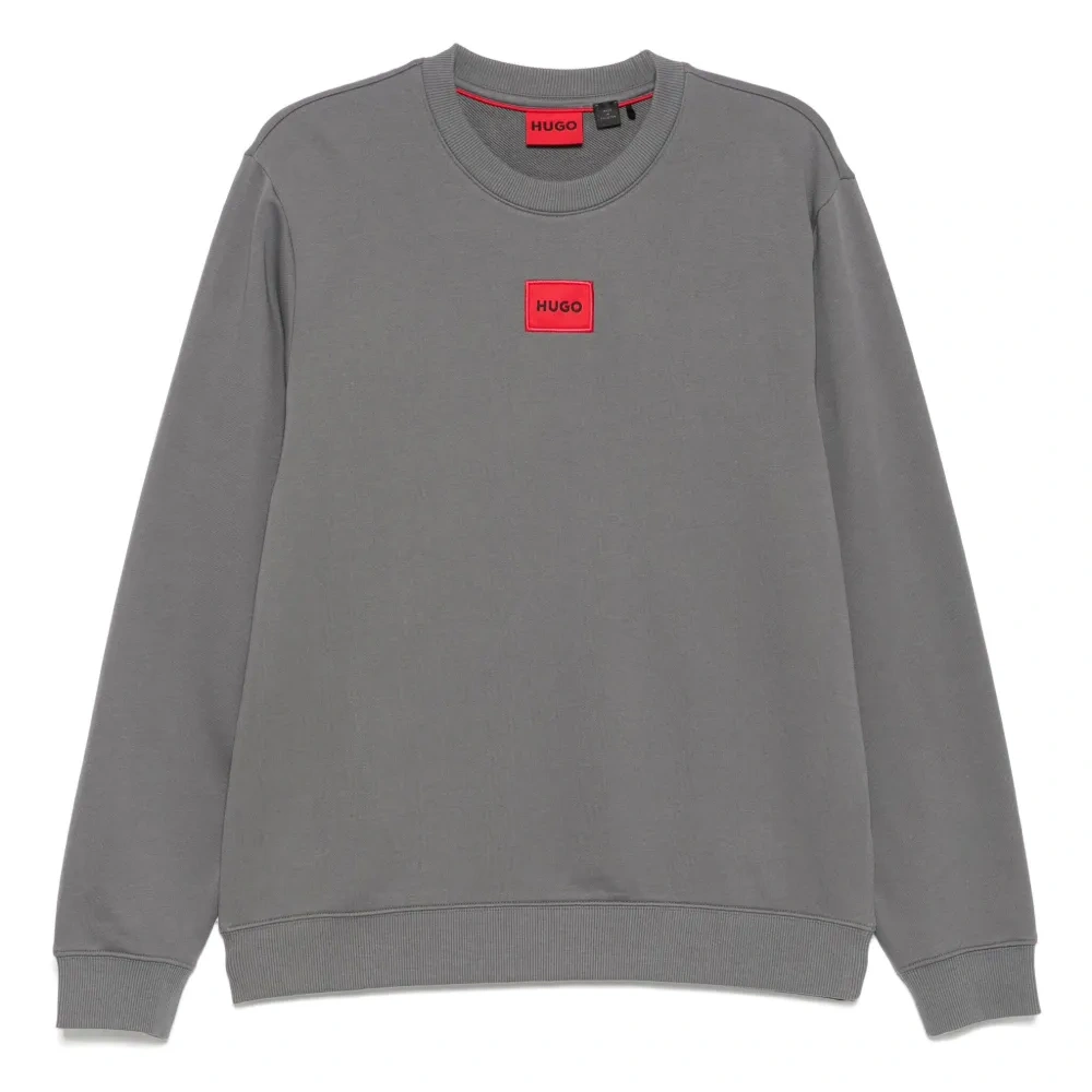 Свитер с нашивкой-логотипом