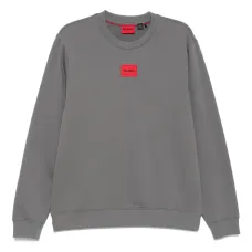 Свитер с нашивкой-логотипом