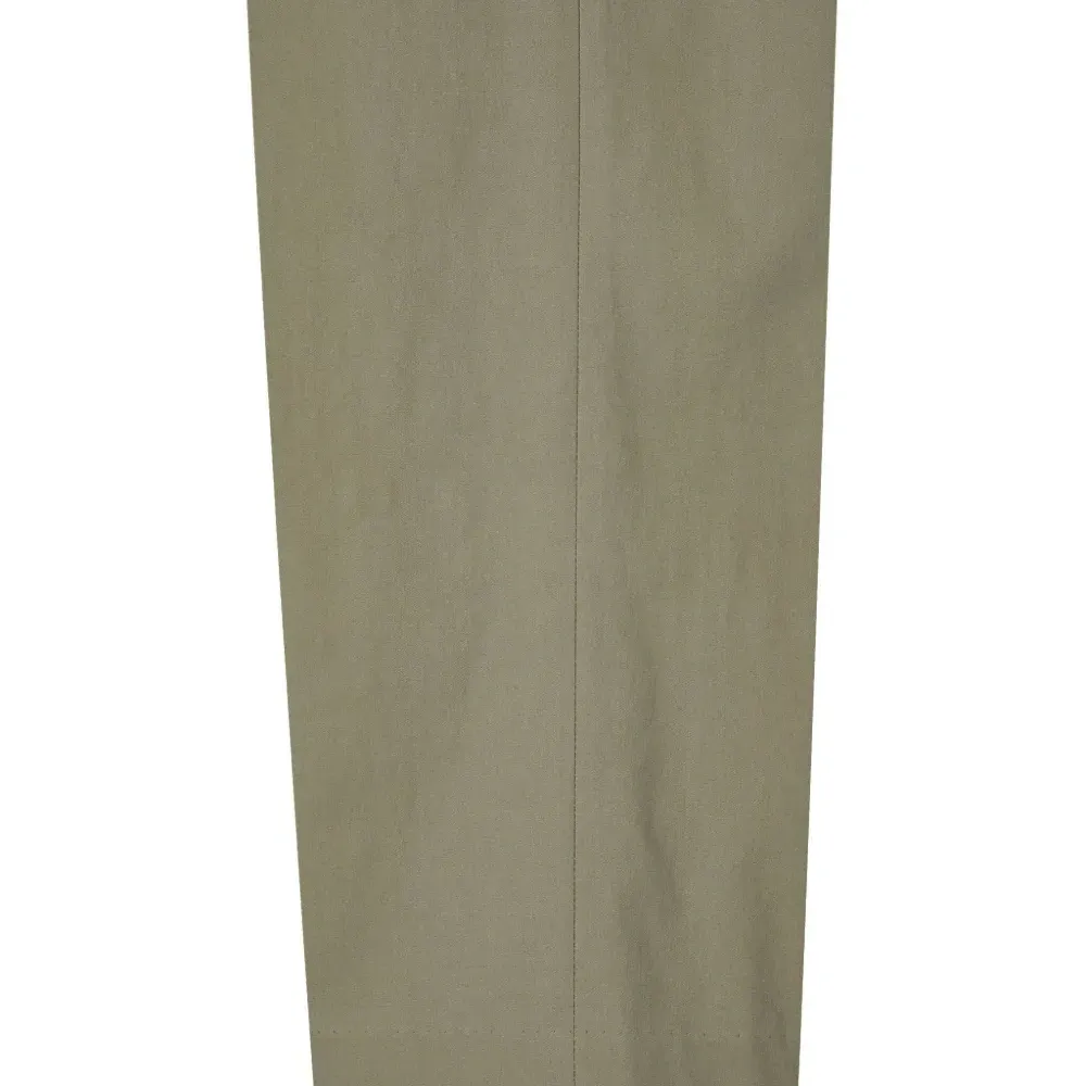 Брюки с защипами