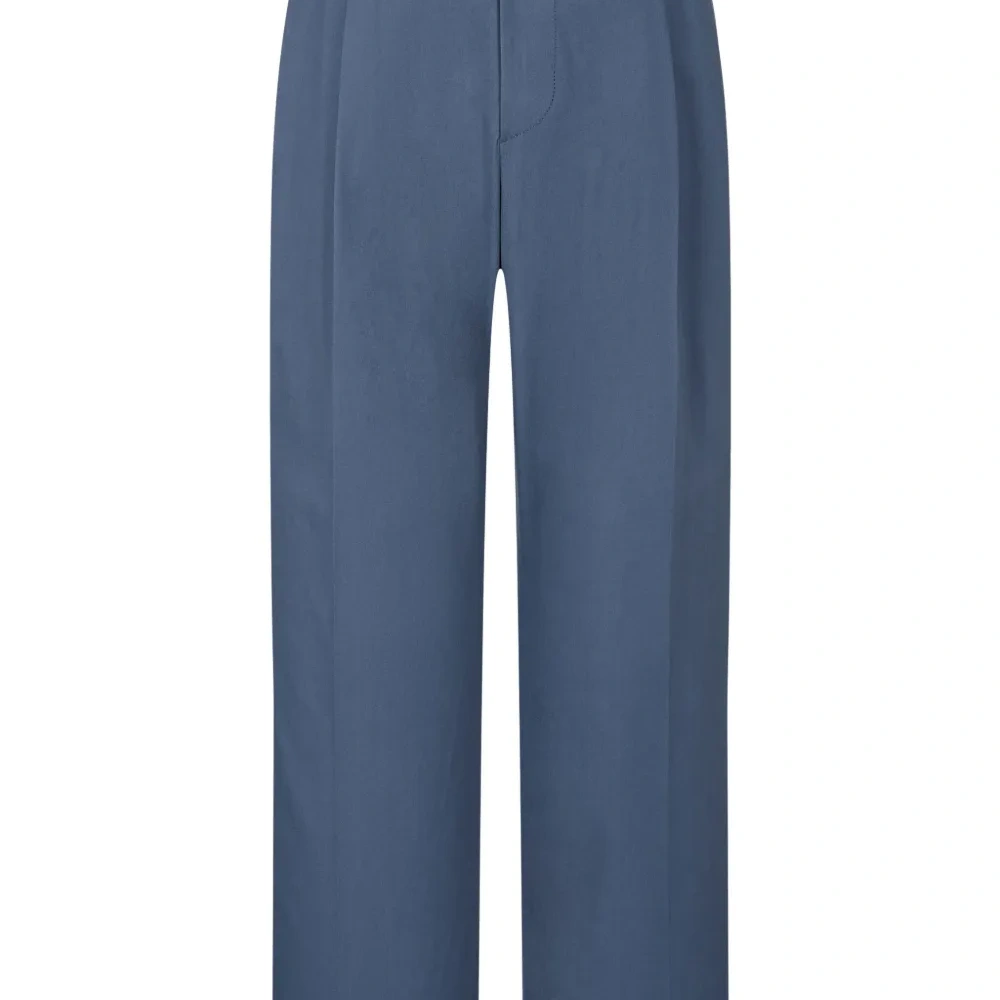 Брюки с защипами