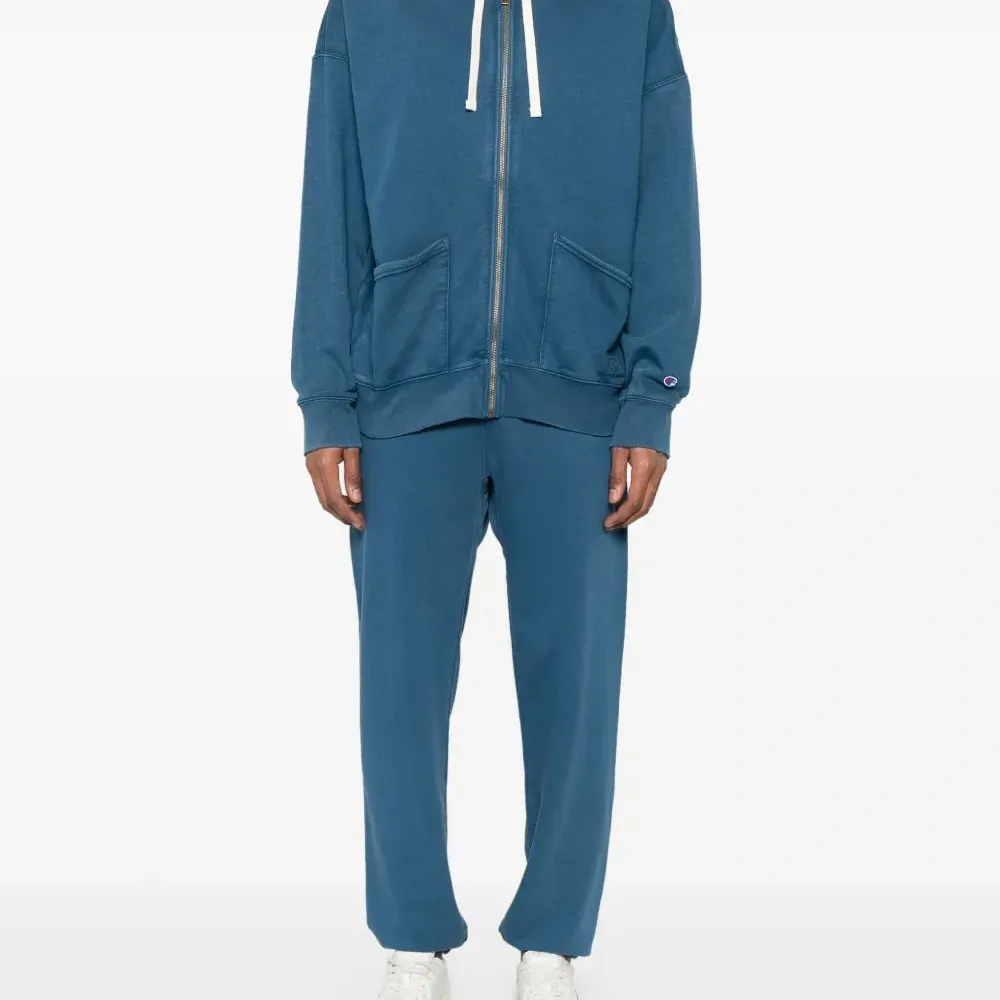 Худи с нашивкой-логотипом Худи с нашивкой-логотипом