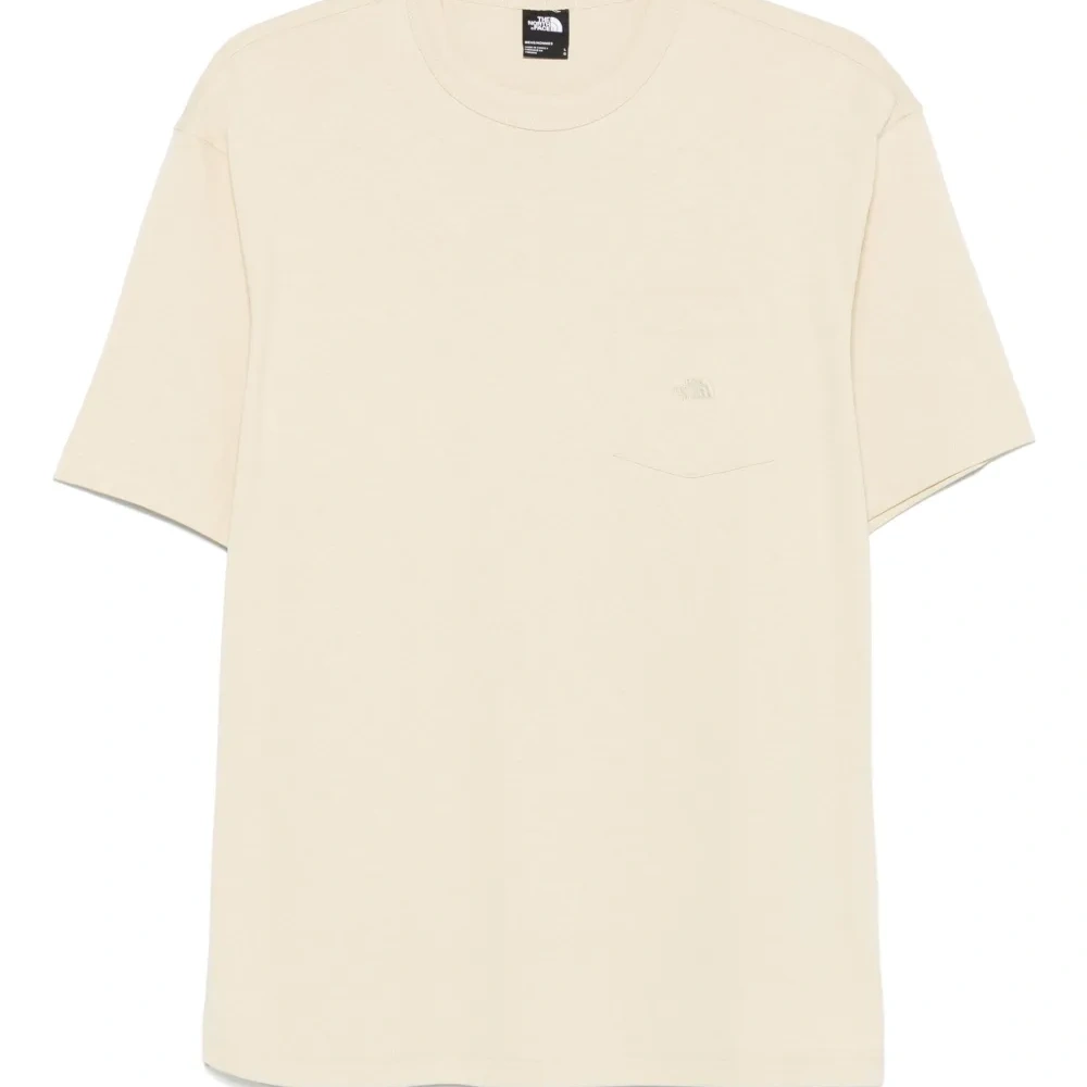 Футболка с вышитым логотипом