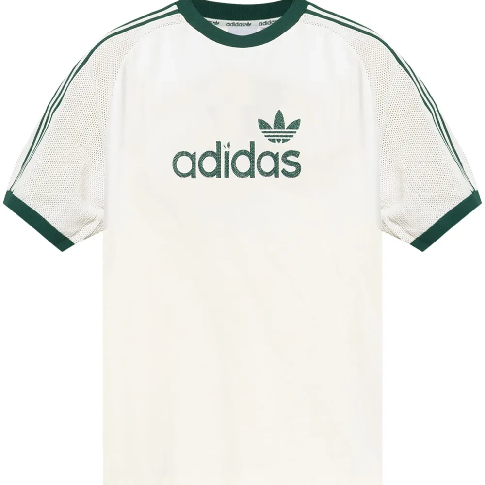 Футболка с сетчатой вставкой