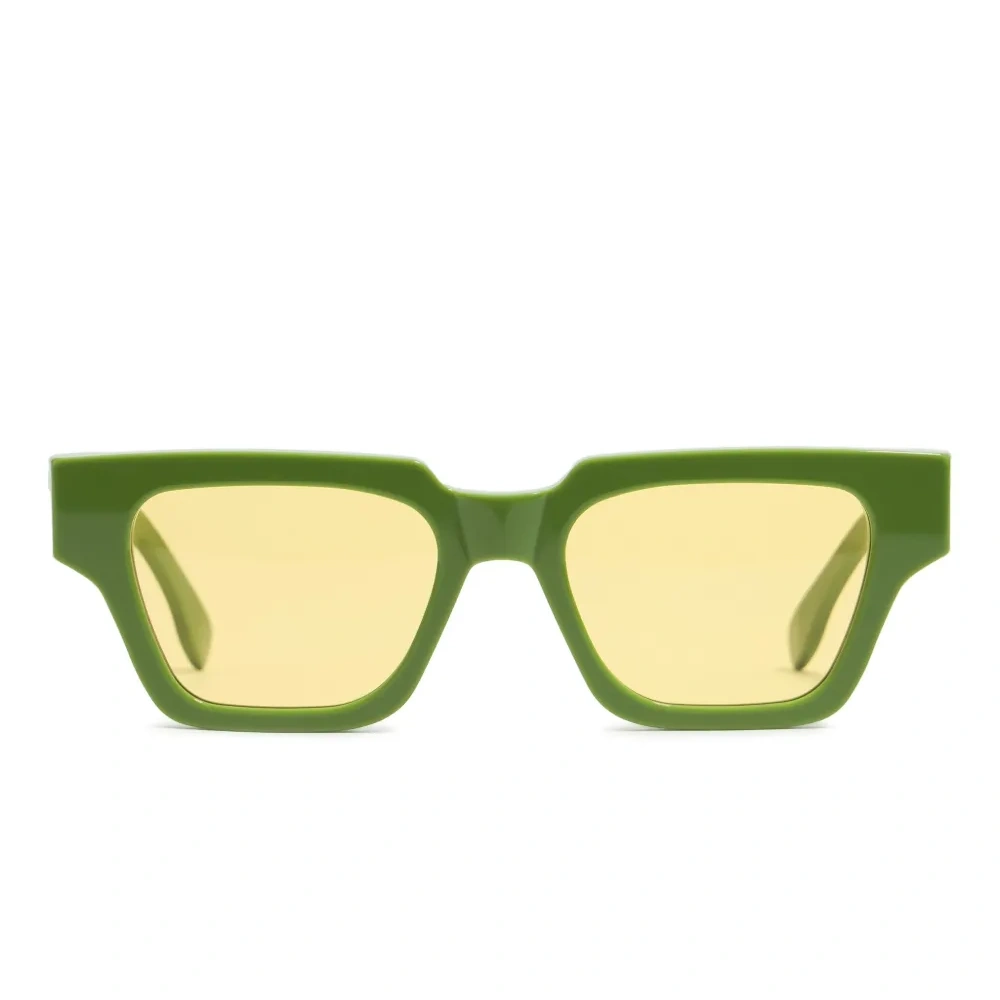 Солнцезащитные очки в квадратной оправе