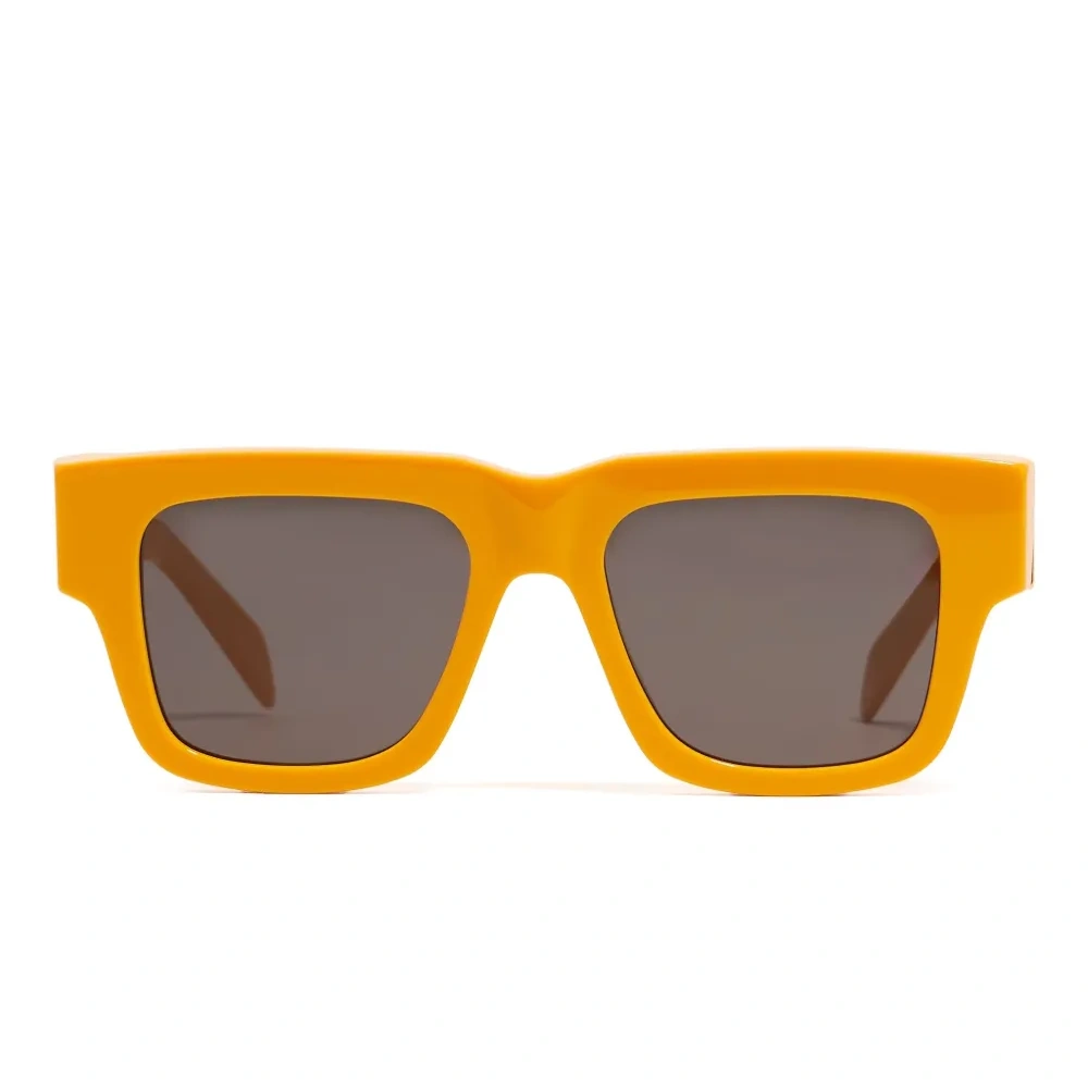 Солнцезащитные очки в квадратной оправе