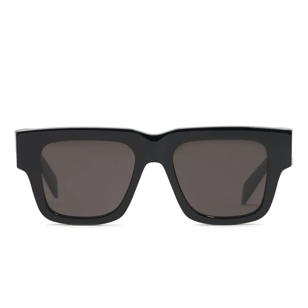 Солнцезащитные очки в квадратной оправе