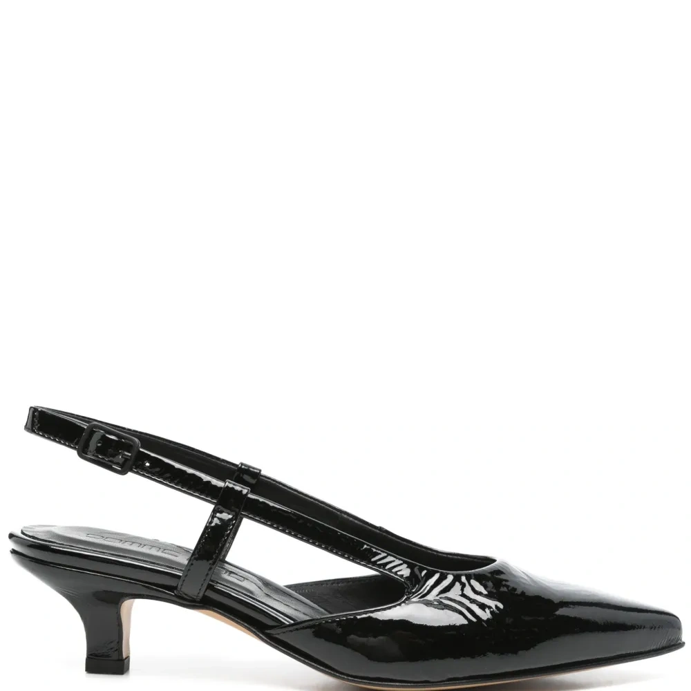 Лакированные туфли с ремешком на пятке