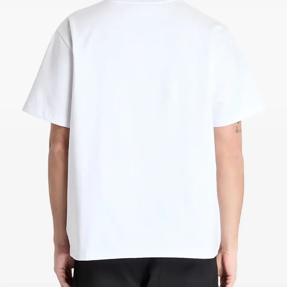 футболка с круглым вырезом