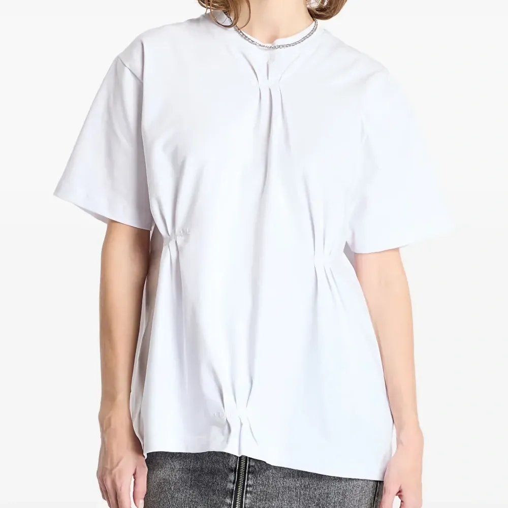 футболка с круглым вырезом