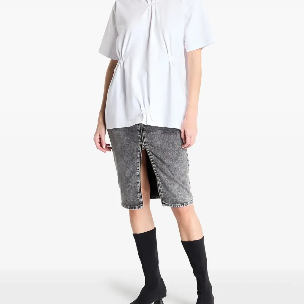 футболка с круглым вырезом