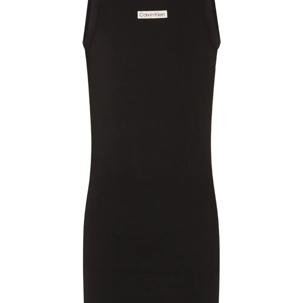 Платье с нашивкой-логотипом