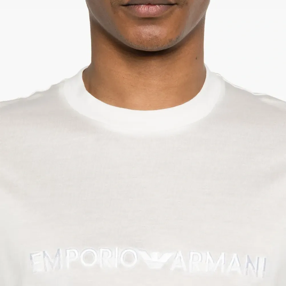 Футболка с вышитым логотипом