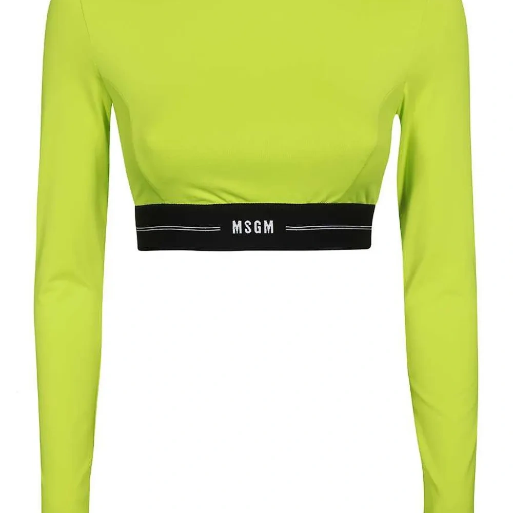 Укороченная футболка