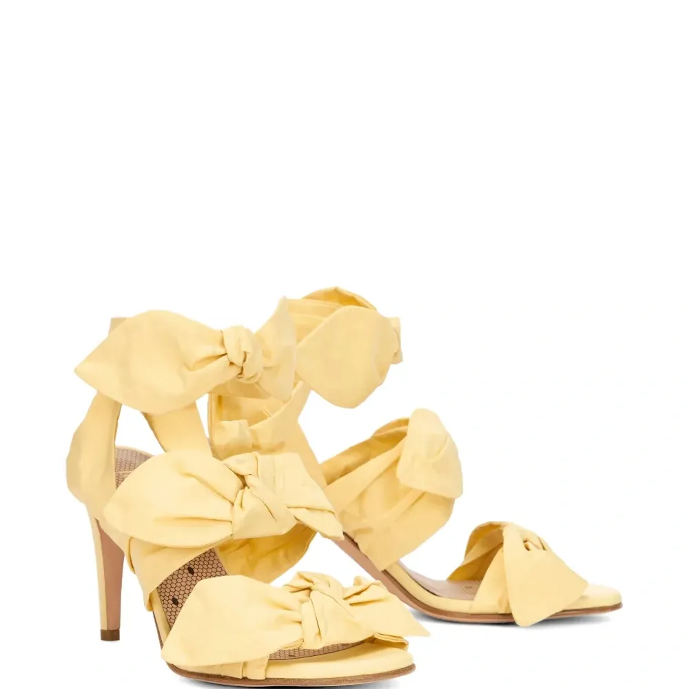 Босоножки с бантом