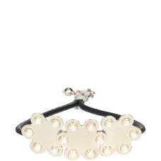 Браслет с украшением в виде цветка