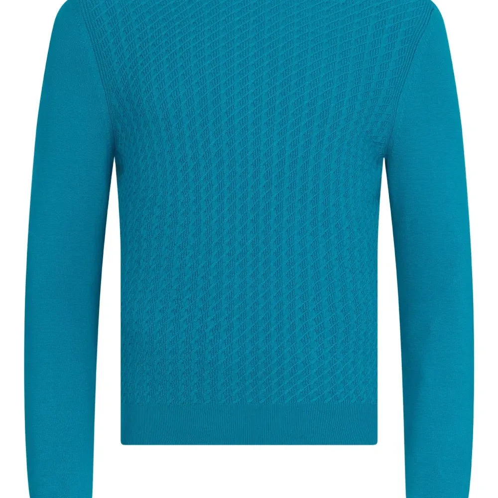 Вязаный свитер в рубчик