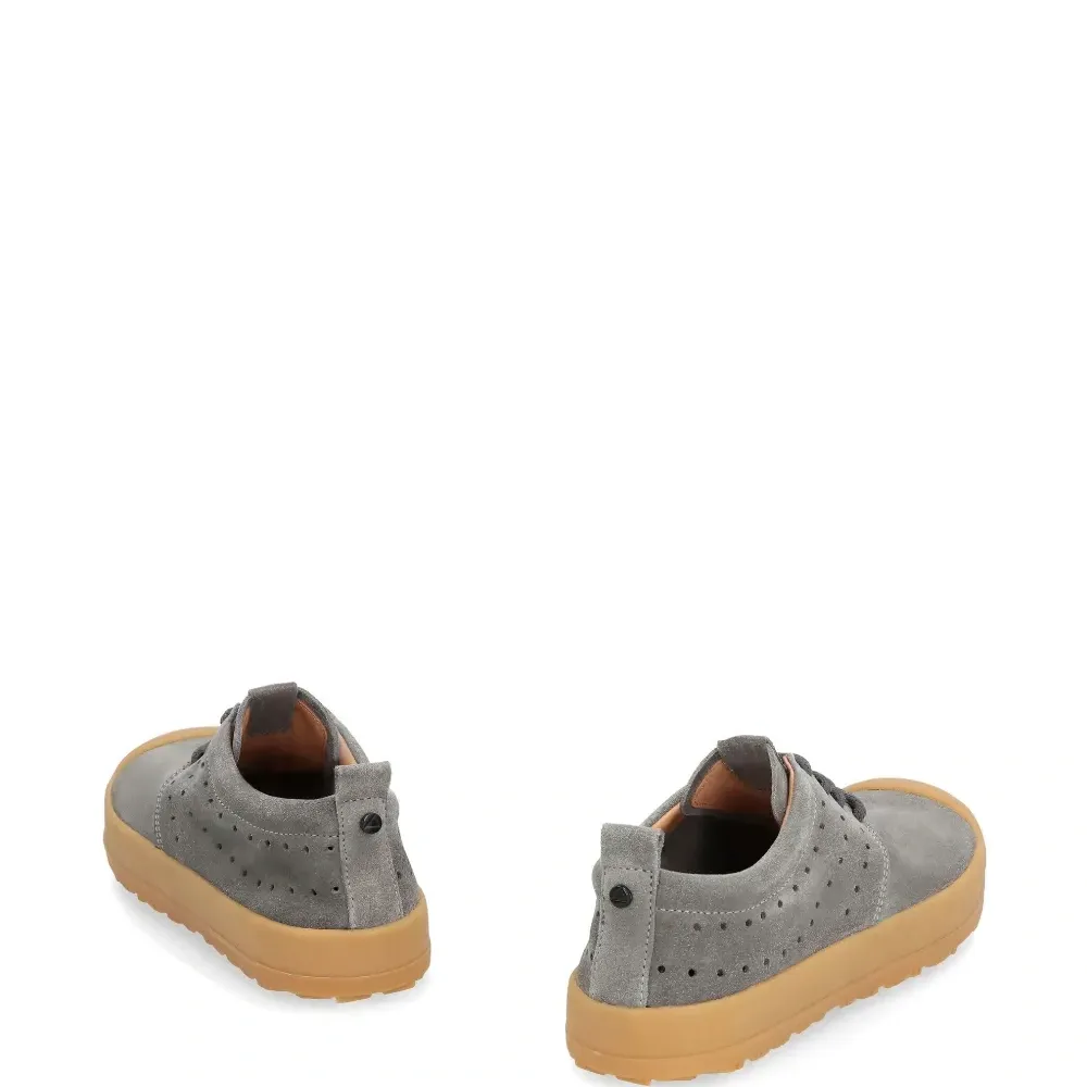 кроссовки на шнуровке