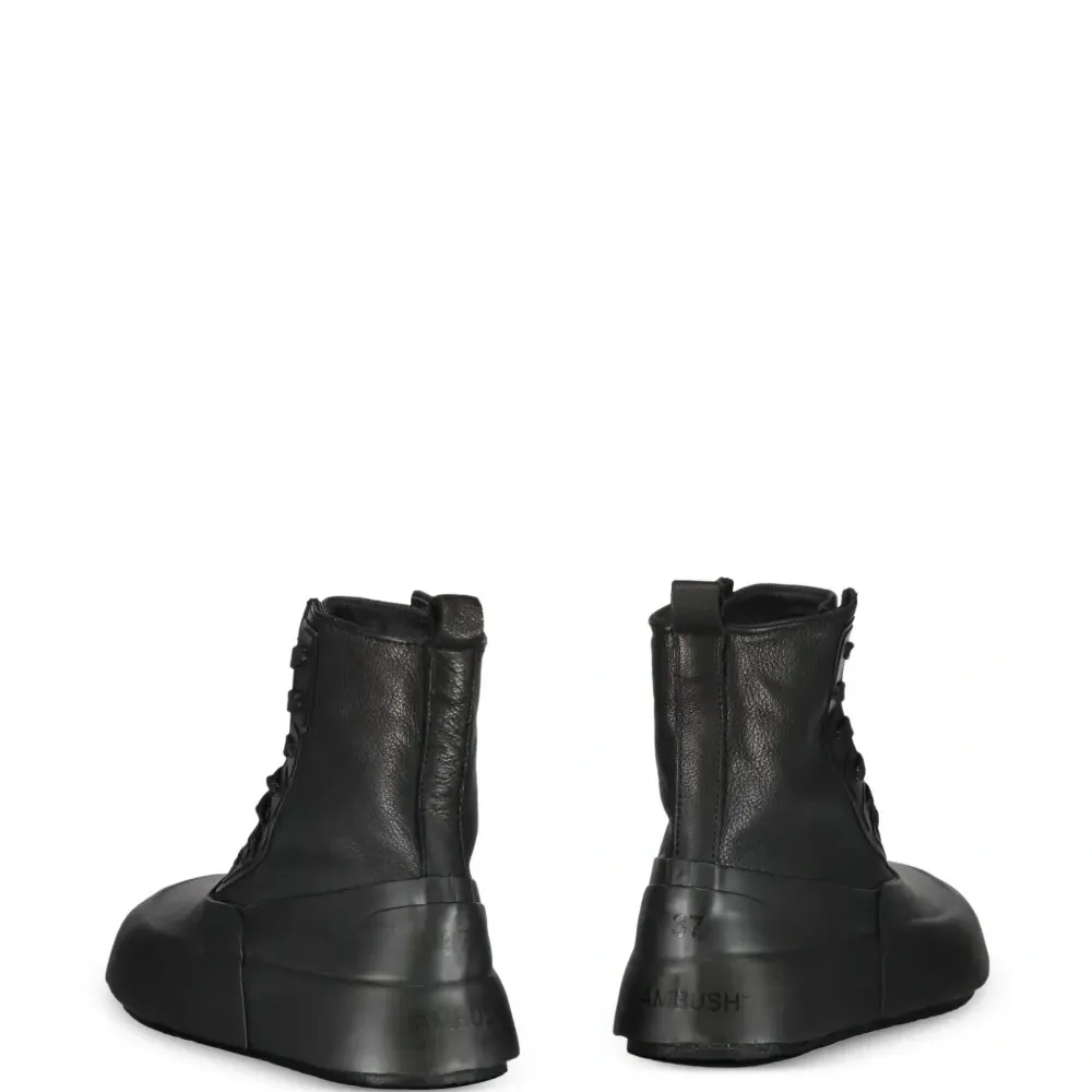 кроссовки на массивной подошве кроссовки на массивной подошве