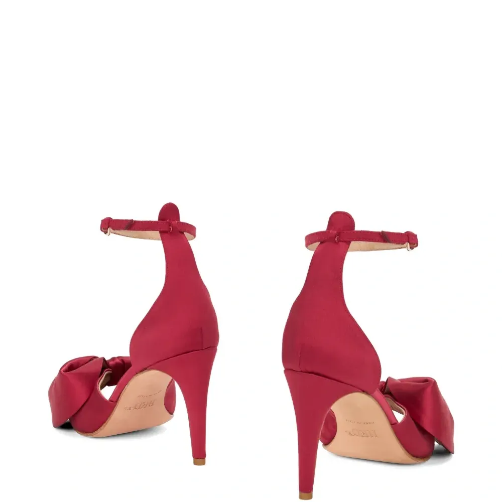 Босоножки с ремешком на щиколотке и бантом